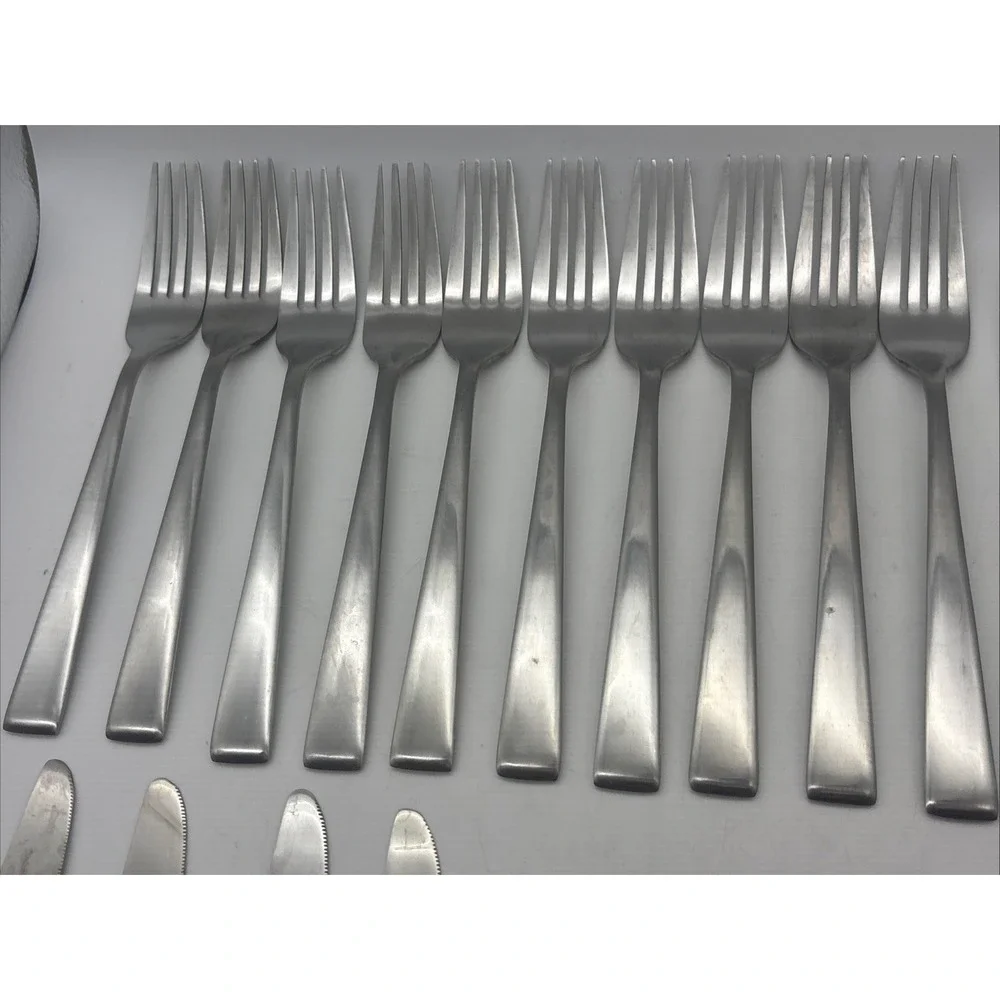 Hampton Silversmiths 235 Stainless Flatware Mixed Set Knives Forks Spoons -22pcs